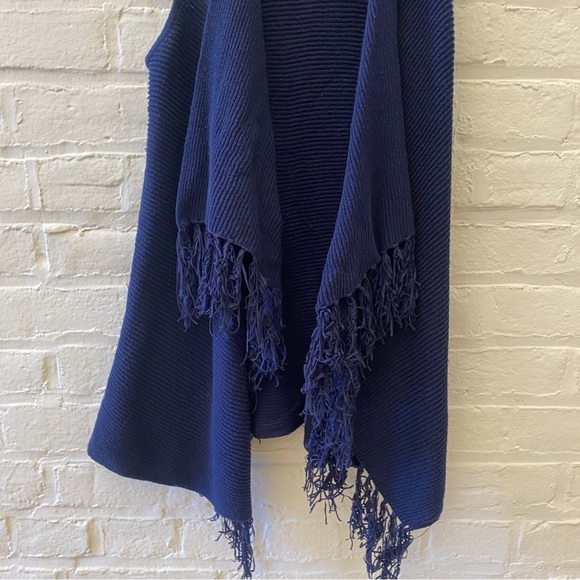 ⭐️ 2 for $25 • Lilly Pulitzer || Fringe Sweater Vest Navy Blue Medium - Picture 3 of 7